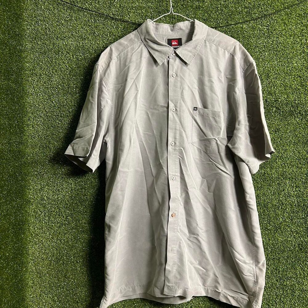Quiksilver Men's Grey and Silver Shirt